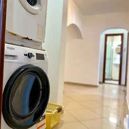 Family House With 3 Separate Bedrooms דירה *