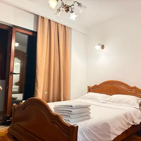 Family House With 3 Separate Bedrooms Apartament *